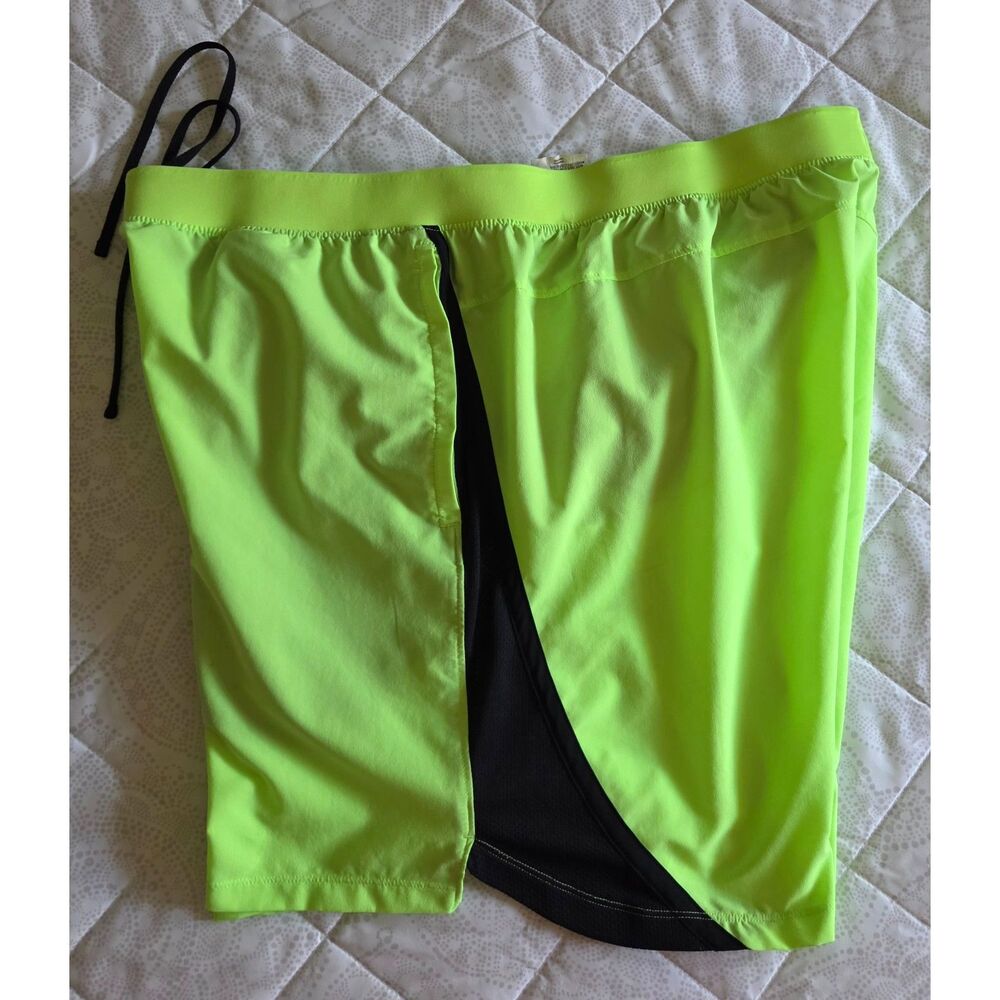 Under Armour HeatGear Athletic Shorts – Neon Yellow & Black – Men’s XXL Fitted